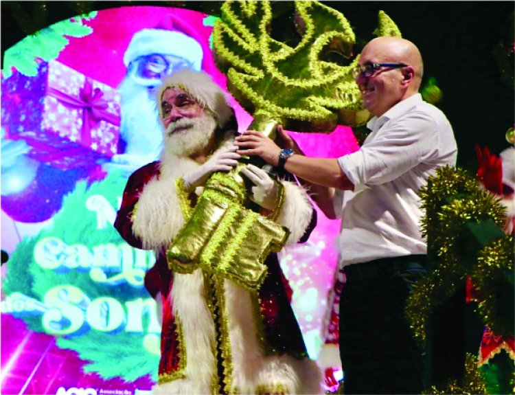 Em campinas, o prefeito Dário acompanhou a abertura da Vila do Papai Noel